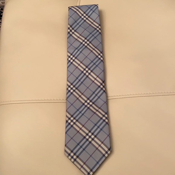 BURBERRY silk tie. Blue nova check.